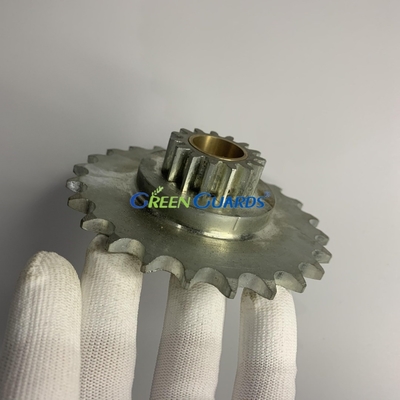 Las piezas del cortador de césped accionan el piñón y el enchufe G131832
