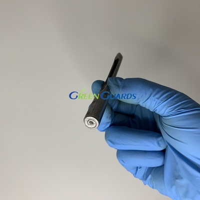 El aireador de césped tiene una capacidad de expulsión lateral de césped - 110TL × 9.5MT × 4ID GJSE1102C